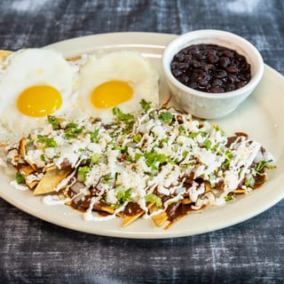 Chilaquiles Con Mole